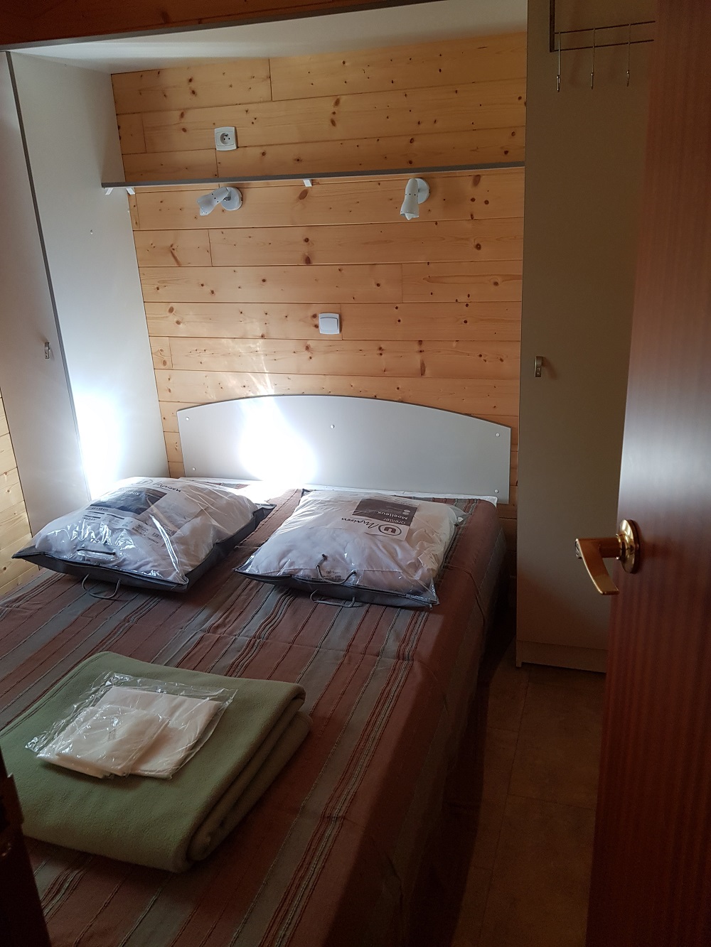 Slaapkamer met dubbelbed