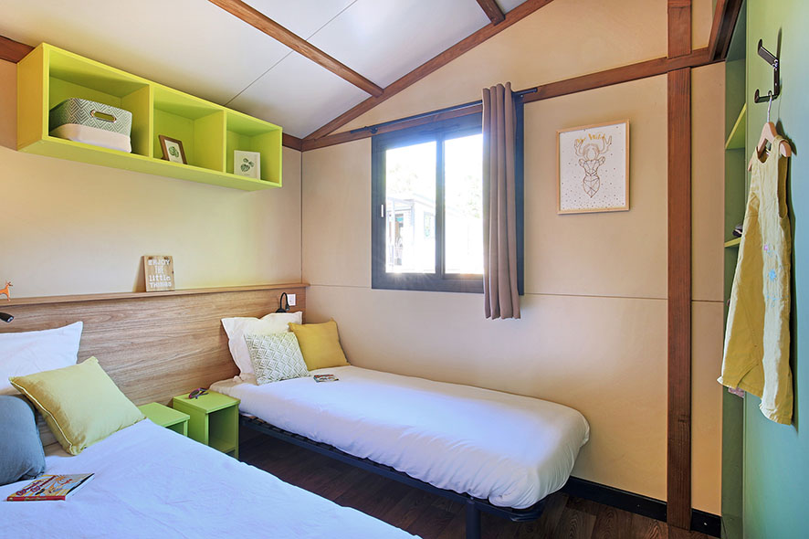 Slaapkamer met 2 enkelbedden
