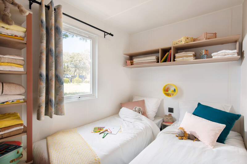 Slaapkamer met 2 enkelbedden